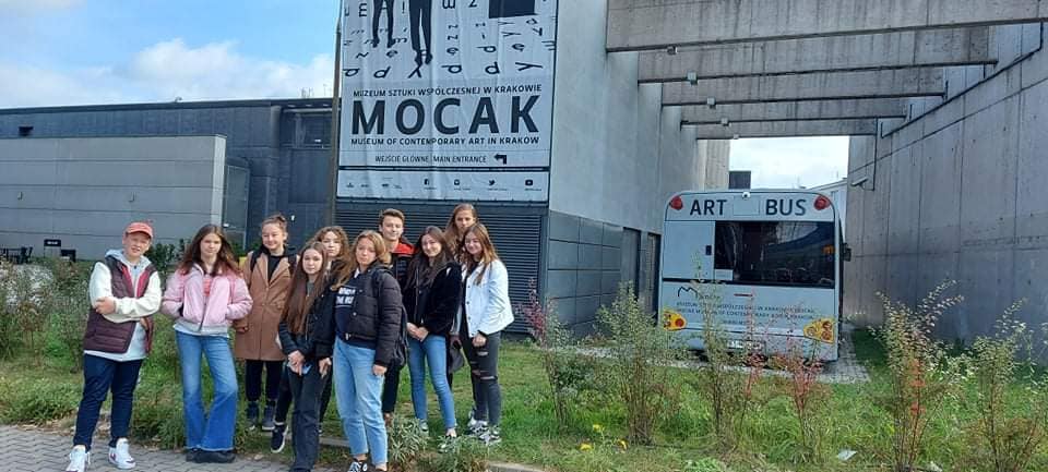 Wyjazd młodzieży w ramach Program Równać Szanse do MOCAK Muzeum Sztuki Współczesnej w Krakowie / Museum of Contemporary Art przyniosła wiele inspiracji i zaskoczeń.