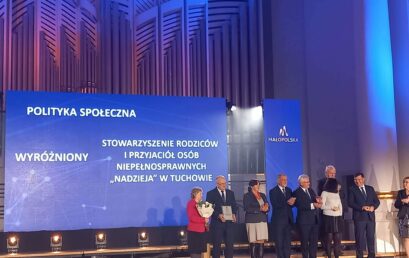 Stowarzyszenie Rodziców i Przyjaciół Osób Niepełnosprawnych „Nadzieja”  w Tuchowie otrzymało wyróżnienie w konkursie „Kryształy Soli 2022” w kategorii „Polityka Społeczna”